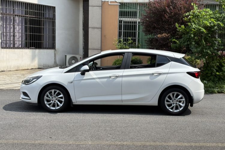 Used Buick Verano 2016 Hatchback 15S Automatic Ambition Model Exterior 9