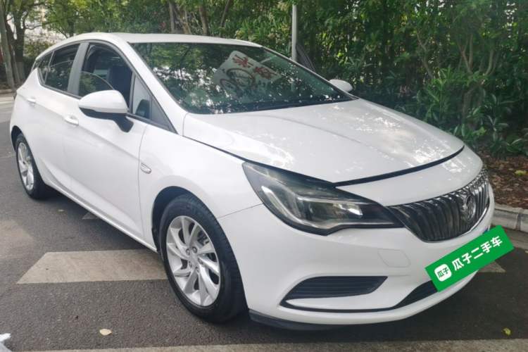 Used Buick Verano 2016 Hatchback 15S Automatic Leading Model Front Right 45 Deg