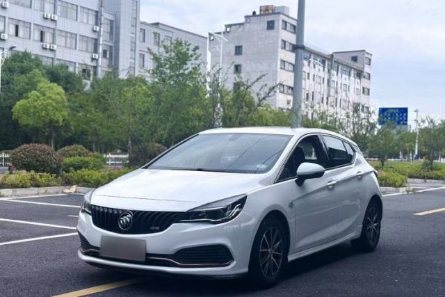 Buick Verano 2016 Hatchback GS 20T Dual-Clutch Passionate Sporty Model de segunda mano
