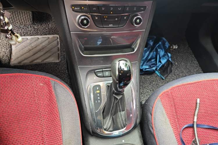 Used Buick Verano 2016 Hatchback 15S Automatic Leading Model Gear Lever