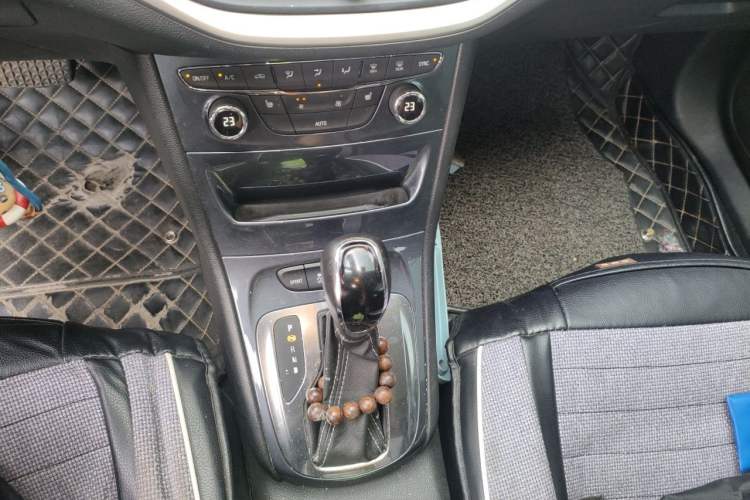 Used Buick Verano 2016 Hatchback 15S Automatic Leading Model Gear Lever
