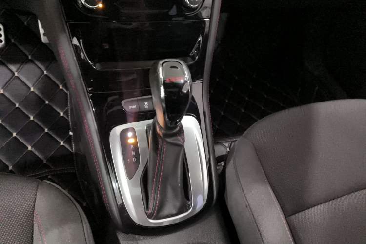 Used Buick Verano 2016 Two-Door GS 20T Dual-Clutch Haoting Sporty Model Gear Lever