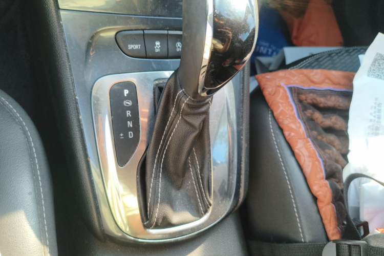 Used Buick Verano 2016 Hatchback 15S Automatic Leading Model Gear Lever