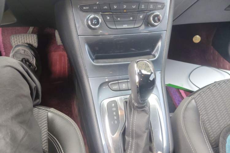 Used Buick Verano 2016 Hatchback 15S Automatic Leading Model Gear Lever