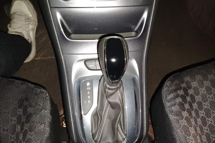 Used Buick Verano 2016 Hatchback 15S Automatic Ambition Model Gear Lever