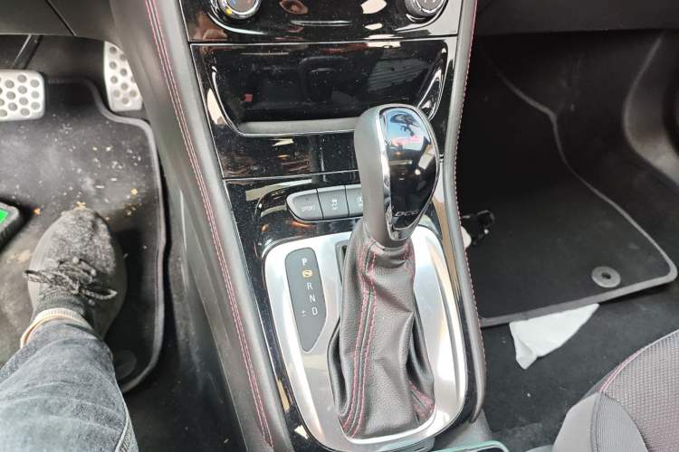 Used Buick Verano 2016 Two-Door GS 20T Dual-Clutch Haoting Sporty Model Gear Lever