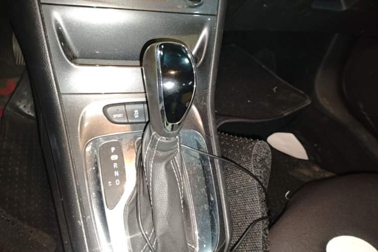 Used Buick Verano 2016 Hatchback 15S Automatic Ambition Model Gear Lever