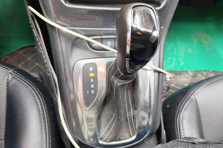 Used Buick Verano 2016 Hatchback 15S Automatic Ambition Model Gear Lever