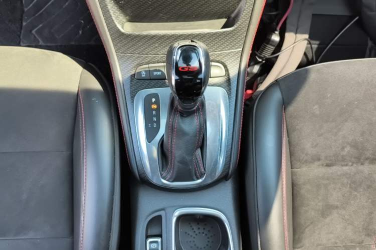 Used Buick Verano 2016 Hatchback GS 20T Dual-Clutch Passionate Sporty Model Gear Lever