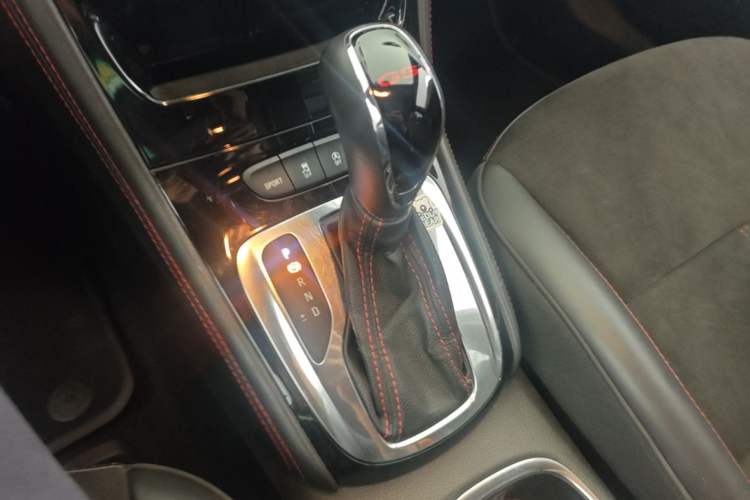Used Buick Verano 2016 Hatchback GS 20T Dual-Clutch Passionate Sporty Model Gear Lever
