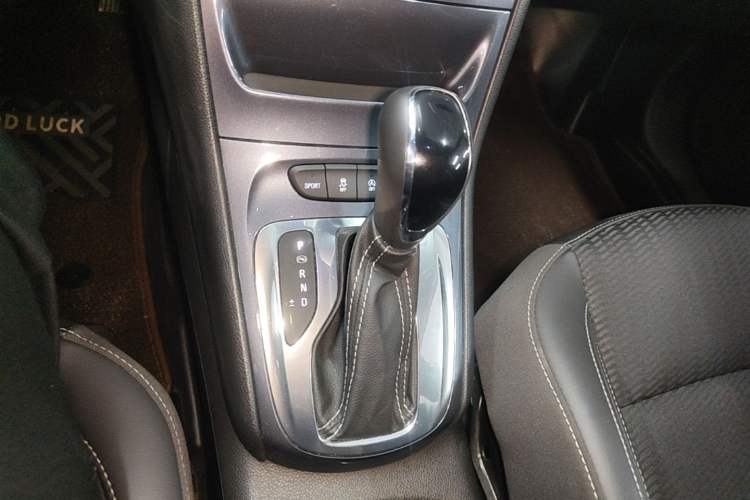 Used Buick Verano 2016 Hatchback 15S Automatic Leading Model Gear Lever