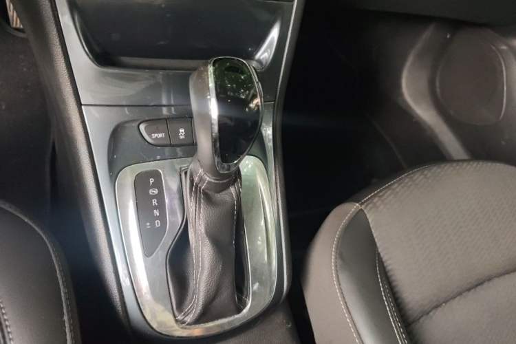 Used Buick Verano 2016 Hatchback 15S Automatic Leading Model Gear Lever