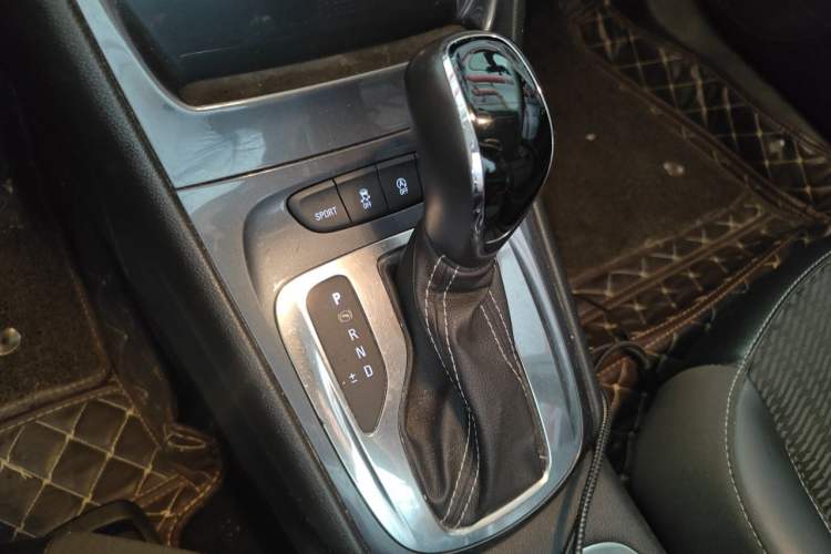 Used Buick Verano 2016 Hatchback 15S Automatic Leading Model Gear Lever