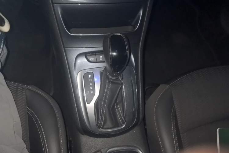 Used Buick Verano 2016 Hatchback 15S Automatic Leading Model Gear Lever
