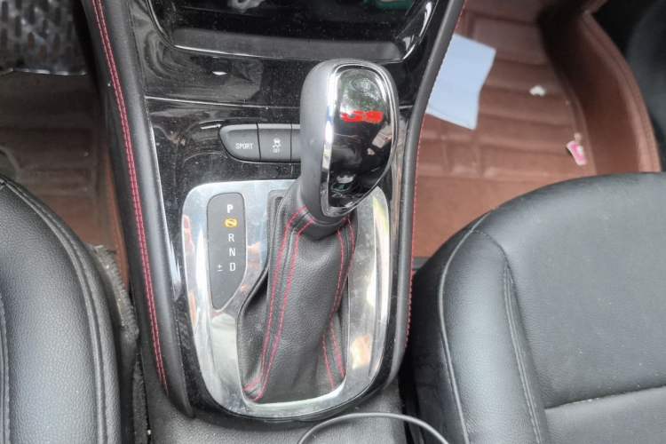 Used Buick Verano 2016 Two-Door GS 20T Dual-Clutch Haoting Sporty Model Gear Lever