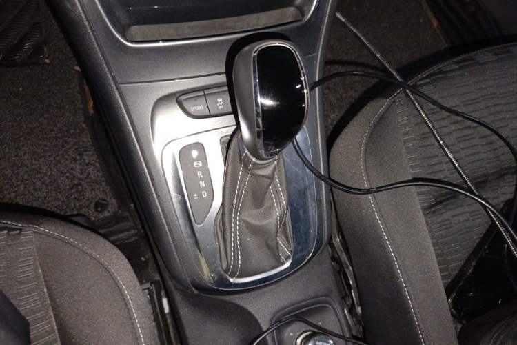 Used Buick Verano 2016 Hatchback 15S Automatic Ambition Model Gear Lever