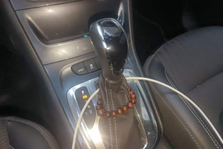 Used Buick Verano 2016 Hatchback 15S Automatic Leading Model Gear Lever