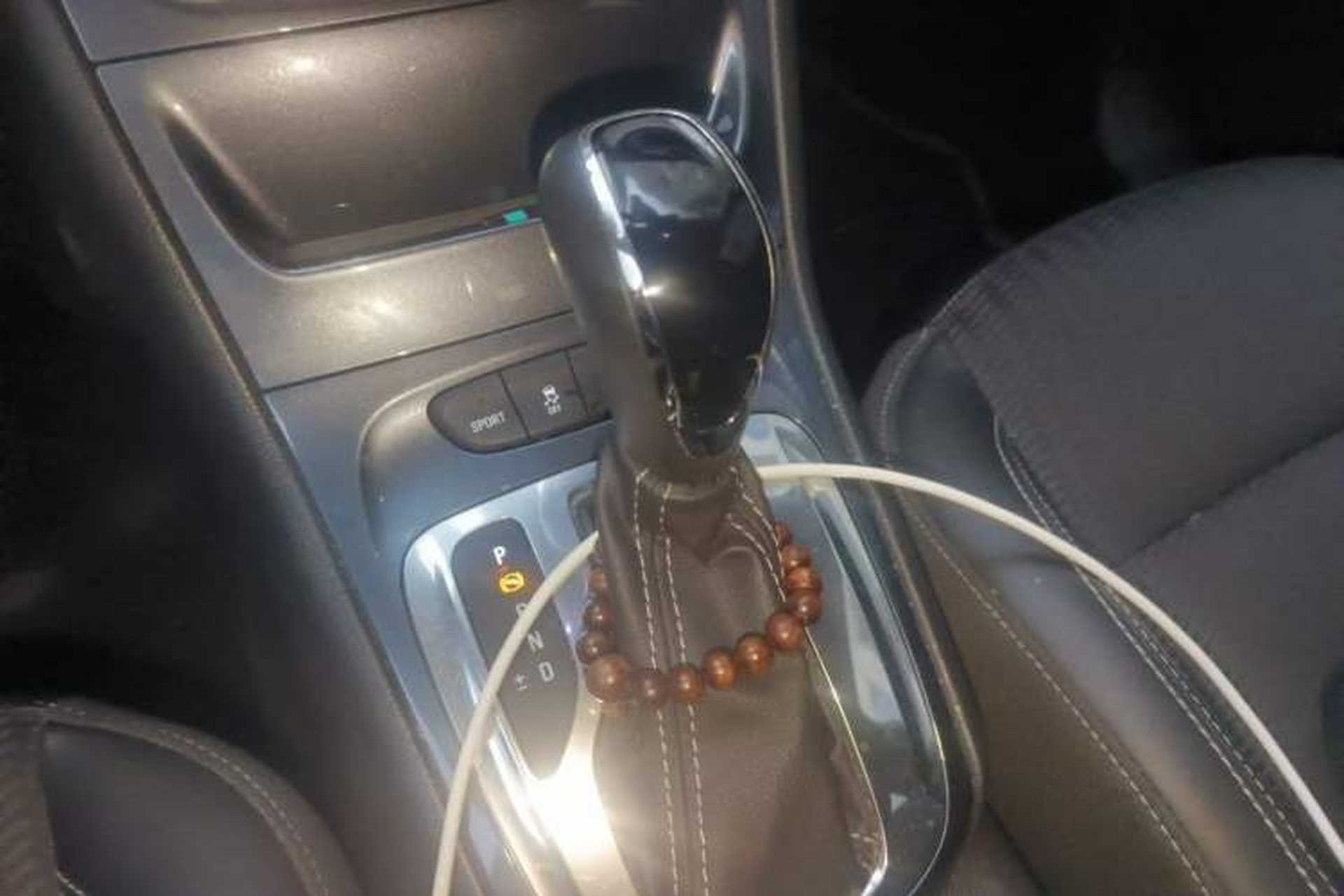 Used Buick Verano 2016 Hatchback 15S Automatic Leading Model Gear Lever