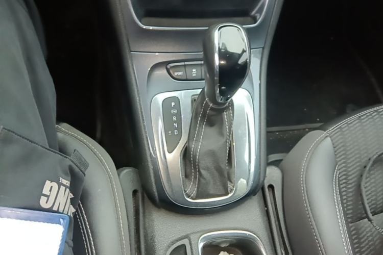 Used Buick Verano 2016 Hatchback 15S Automatic Leading Model Gear Lever