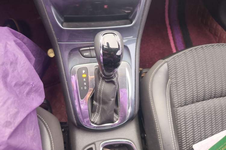 Used Buick Verano 2016 Hatchback 15S Automatic Leading Model Gear Lever