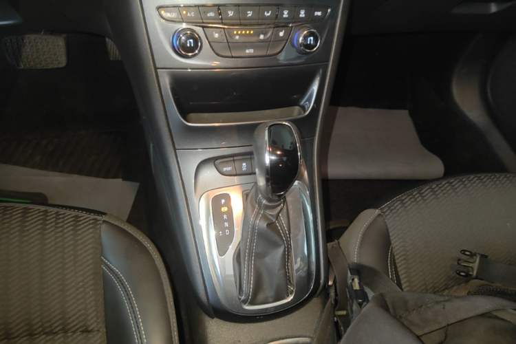 Used Buick Verano 2016 Hatchback 15S Automatic Leading Model Gear Lever