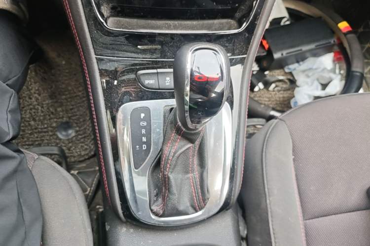 Used Buick Verano 2016 Two-Door GS 20T Dual-Clutch Haoting Sporty Model Gear Lever