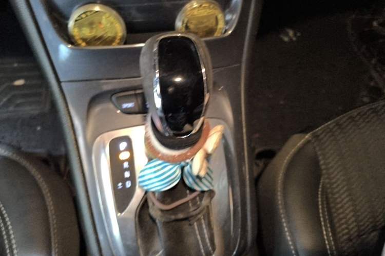 Used Buick Verano 2016 Hatchback 15S Automatic Leading Model Gear Lever