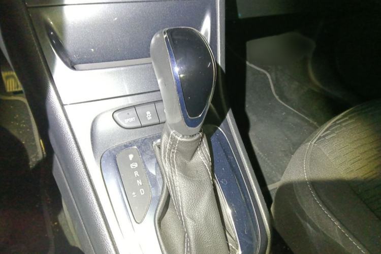 Used Buick Verano 2016 Hatchback 15S Automatic Ambition Model Gear Lever