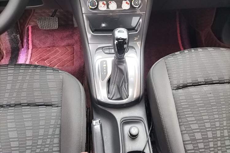 Used Buick Verano 2016 Hatchback 15S Automatic Ambition Model Gear Lever