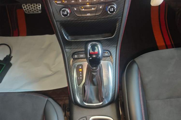Used Buick Verano 2016 Hatchback GS 20T Dual-Clutch Passionate Sporty Model Gear Lever