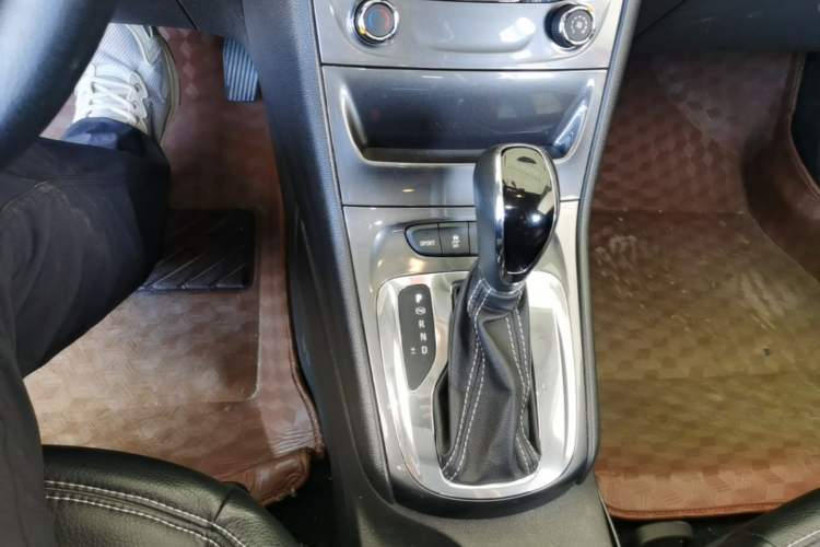 Used Buick Verano 2016 Hatchback 15S Automatic Ambition Model Gear Lever