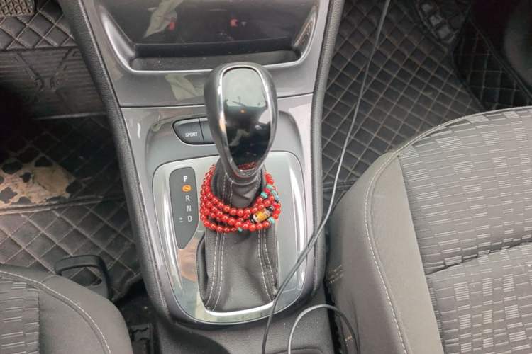Used Buick Verano 2016 Hatchback 15S Automatic Ambition Model Gear Lever