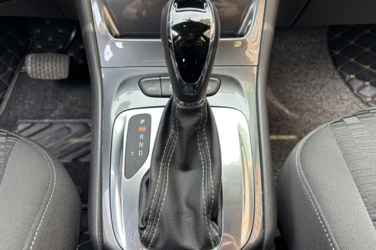 Used Buick Verano 2016 Hatchback 15S Automatic Ambition Model Interior 2