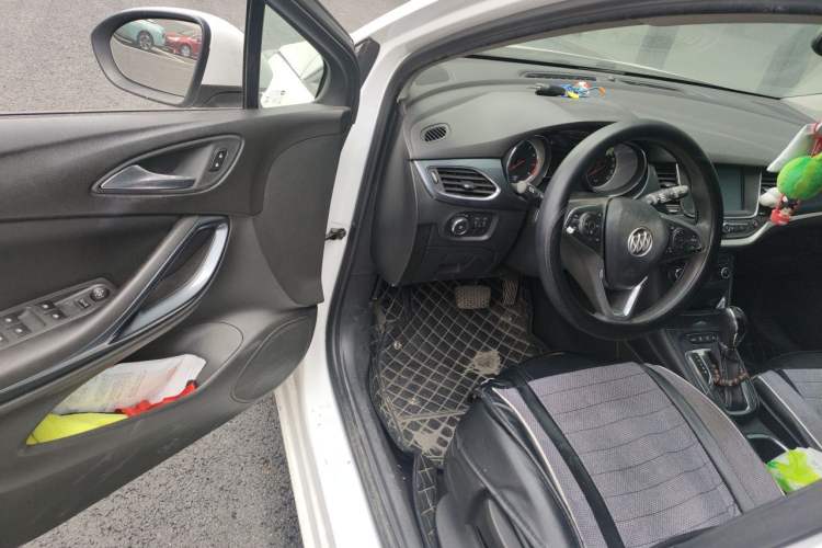 Used Buick Verano 2016 Hatchback 15S Automatic Leading Model Interior 3