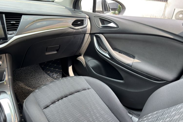 Used Buick Verano 2016 Hatchback 15S Automatic Ambition Model Interior 6