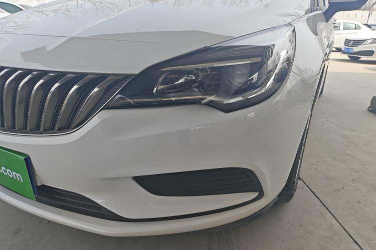 Used Buick Verano 2016 Hatchback 15S Automatic Ambition Model Left Front Headlight