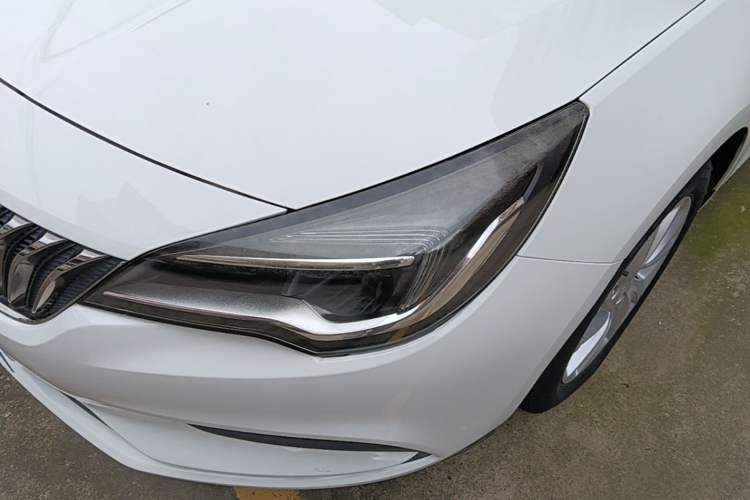 Used Buick Verano 2016 Hatchback 15S Automatic Ambition Model Left Front Headlight