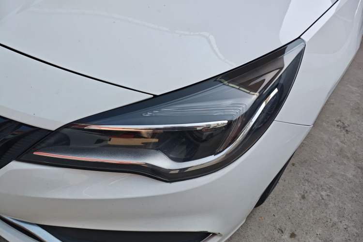 Used Buick Verano 2016 Two-Door GS 20T Dual-Clutch Haoting Sporty Model Left Front Headlight