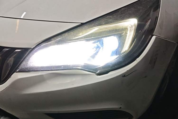 Used Buick Verano 2016 Hatchback 15S Automatic Ambition Model Left Front Headlight
