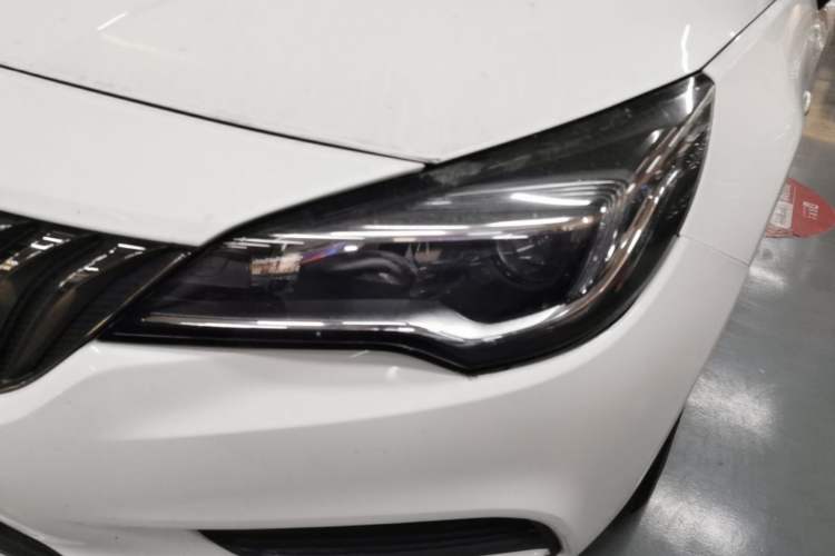 Used Buick Verano 2016 Hatchback 15S Automatic Leading Model Left Front Headlight