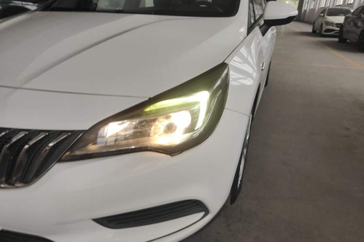 Used Buick Verano 2016 Hatchback 15S Automatic Leading Model Left Front Headlight