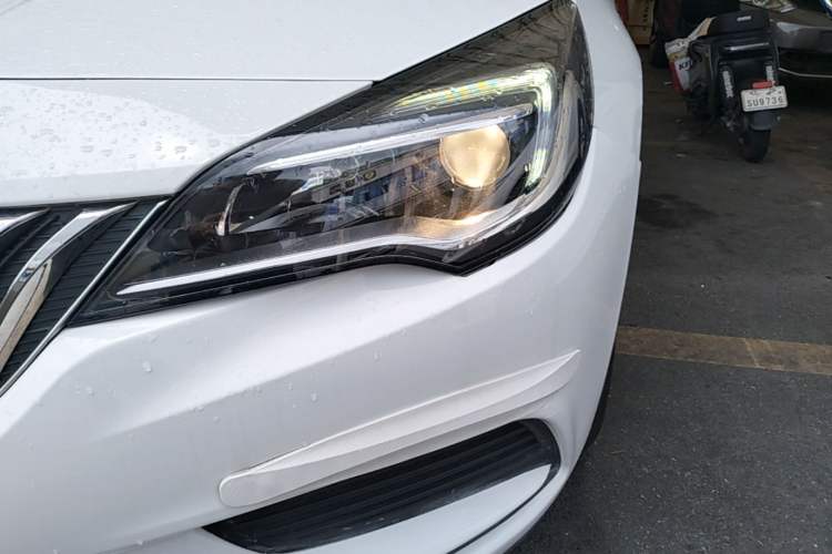 Used Buick Verano 2016 Hatchback 15S Automatic Ambition Model Left Front Headlight