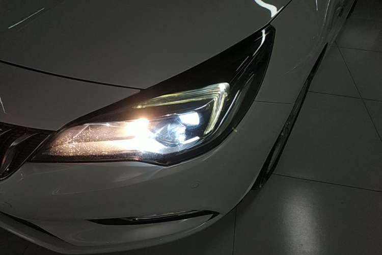 Used Buick Verano 2016 Hatchback 15S Automatic Leading Model Left Front Headlight