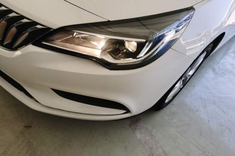 Used Buick Verano 2016 Hatchback 15S Automatic Ambition Model Left Front Headlight