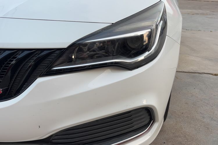 Used Buick Verano 2016 Two-Door GS 20T Dual-Clutch Haoting Sporty Model Left Front Headlight
