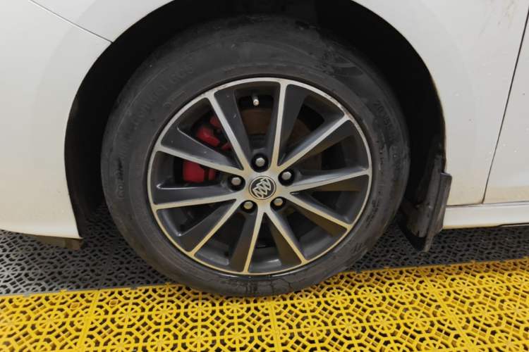 Used Buick Verano 2016 Two-Door GS 20T Dual-Clutch Haoting Sporty Model Left Front Wheel Hub
