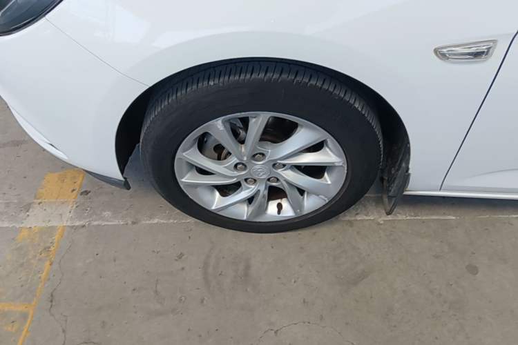 Used Buick Verano 2016 Hatchback 15S Automatic Ambition Model Left Front Wheel Hub