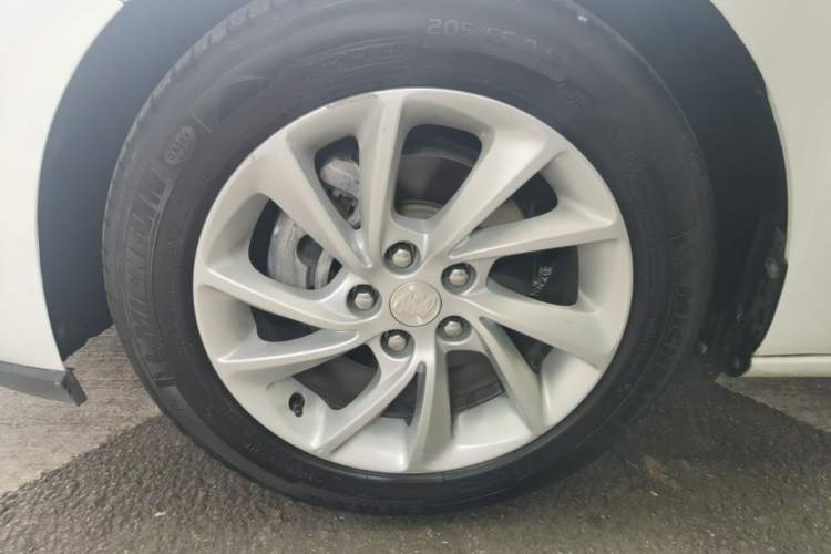 Used Buick Verano 2016 Hatchback 15S Automatic Leading Model Left Front Wheel Hub