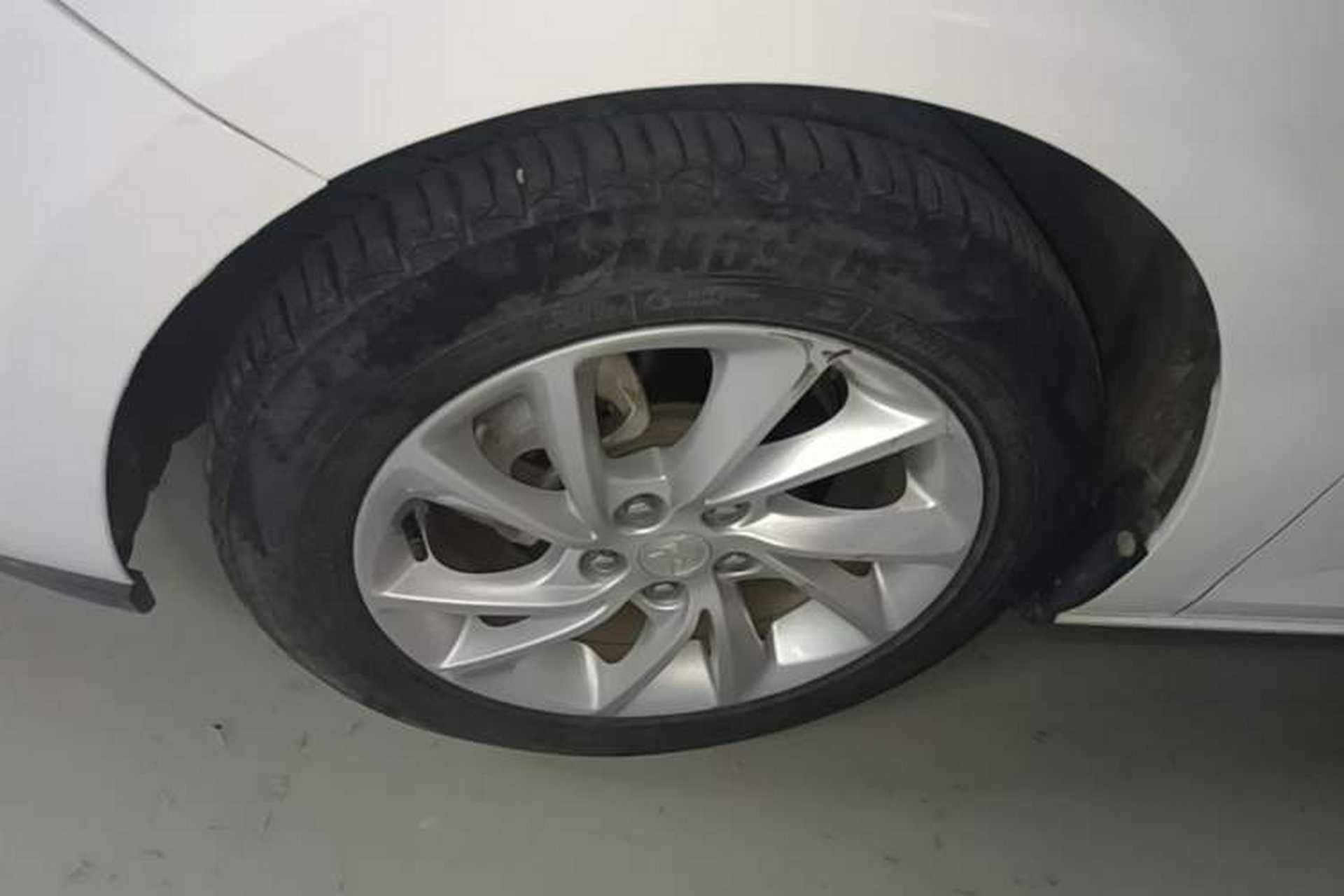 Used Buick Verano 2016 Hatchback 15S Automatic Leading Model Left Front Wheel Hub