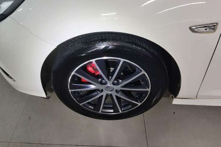 Used Buick Verano 2016 Two-Door GS 20T Dual-Clutch Haoting Sporty Model Left Front Wheel Hub